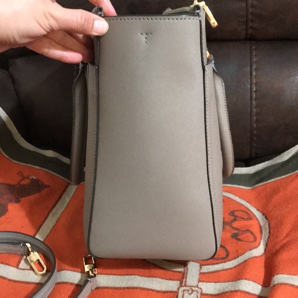 Final price…Authentic Tory burch med/large sized bag - Picture 4 of 10